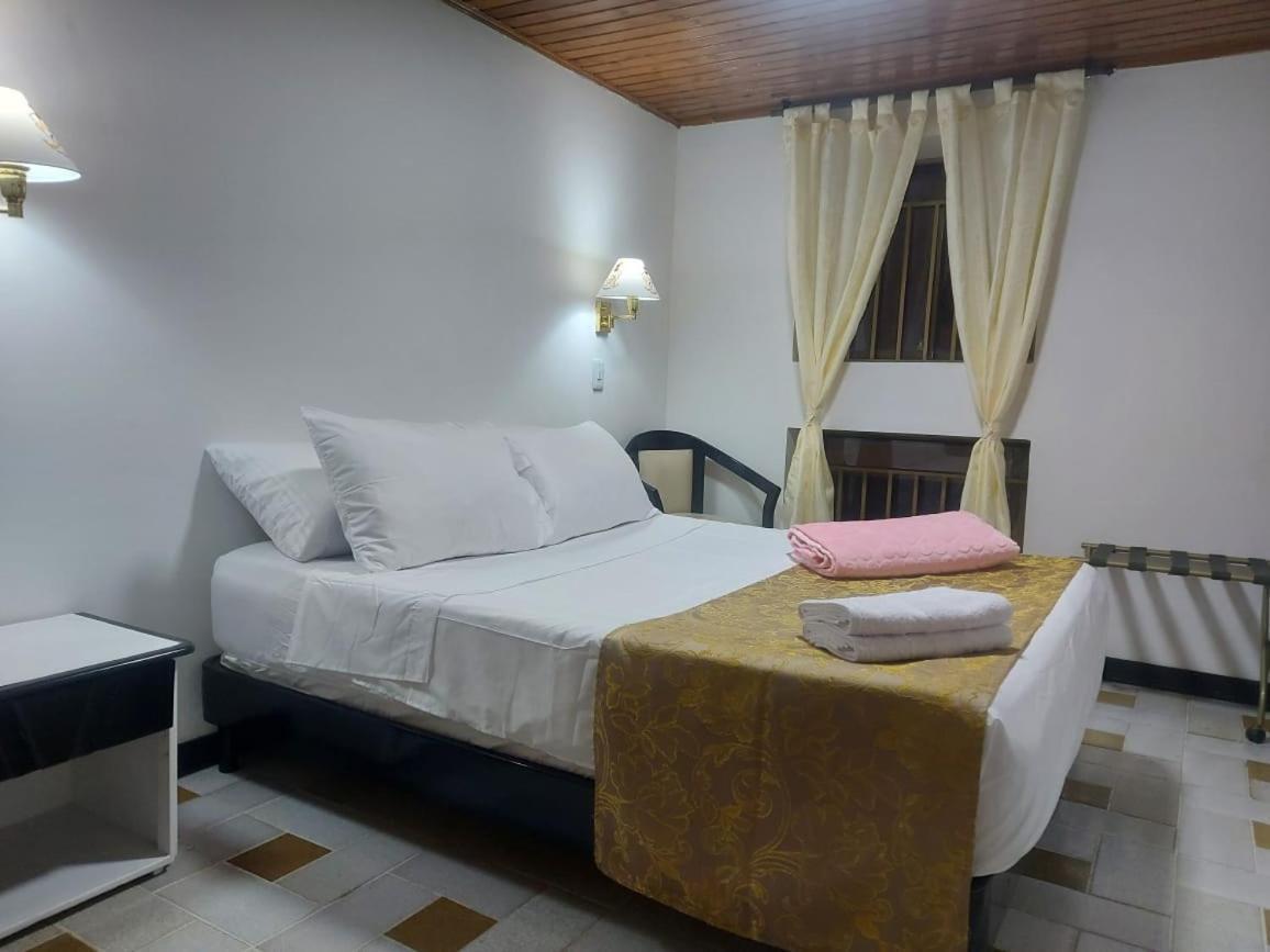 Hotel Mariscal Robledo كارتاغو المظهر الخارجي الصورة